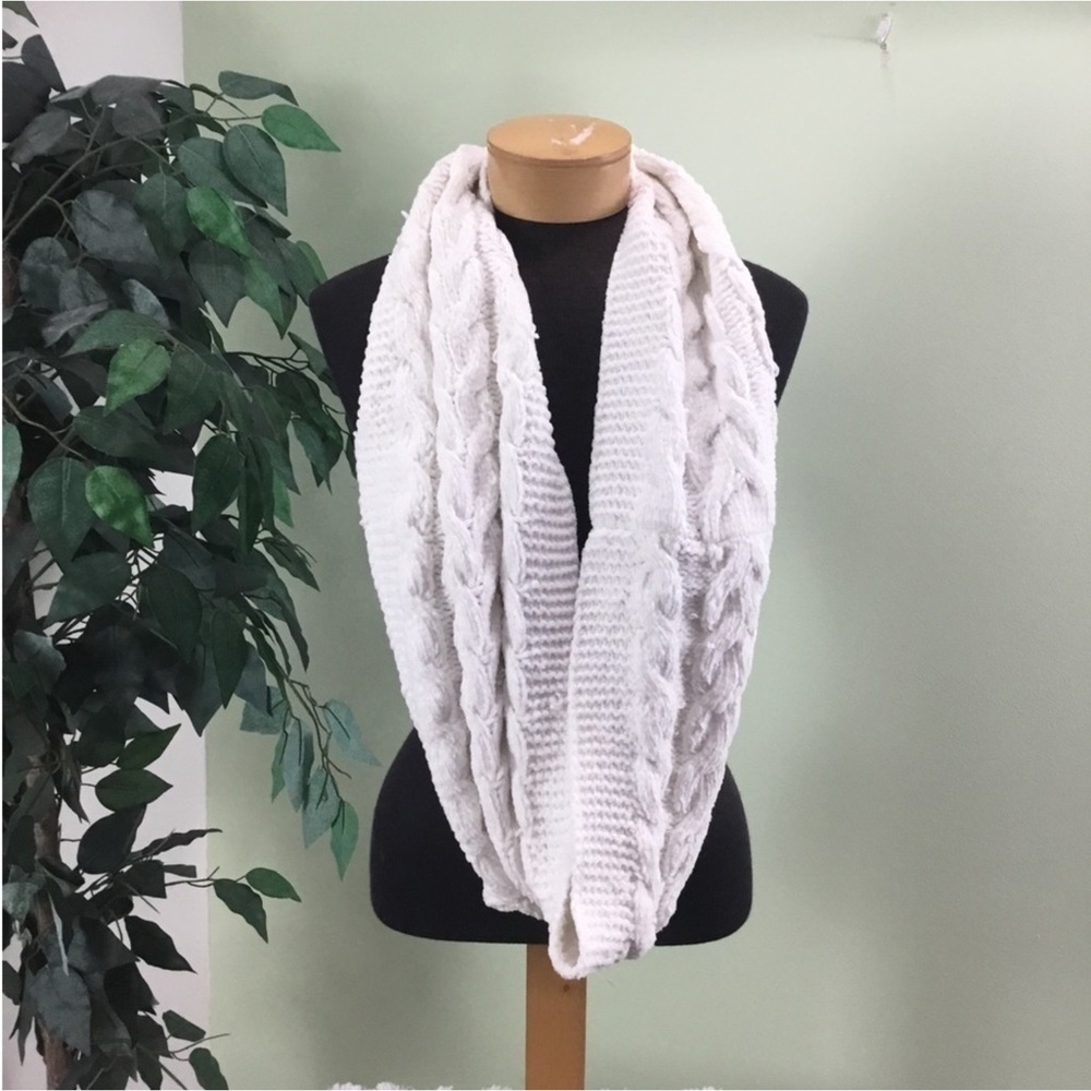 Cejon Infinity Scarf winter white velour like fabric OSFM braided